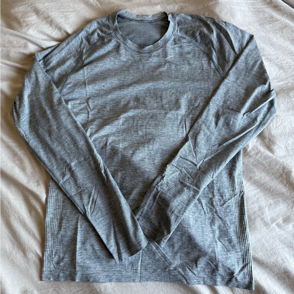 lululemon athletica Gray Metal Vent Long Sleeve Tee